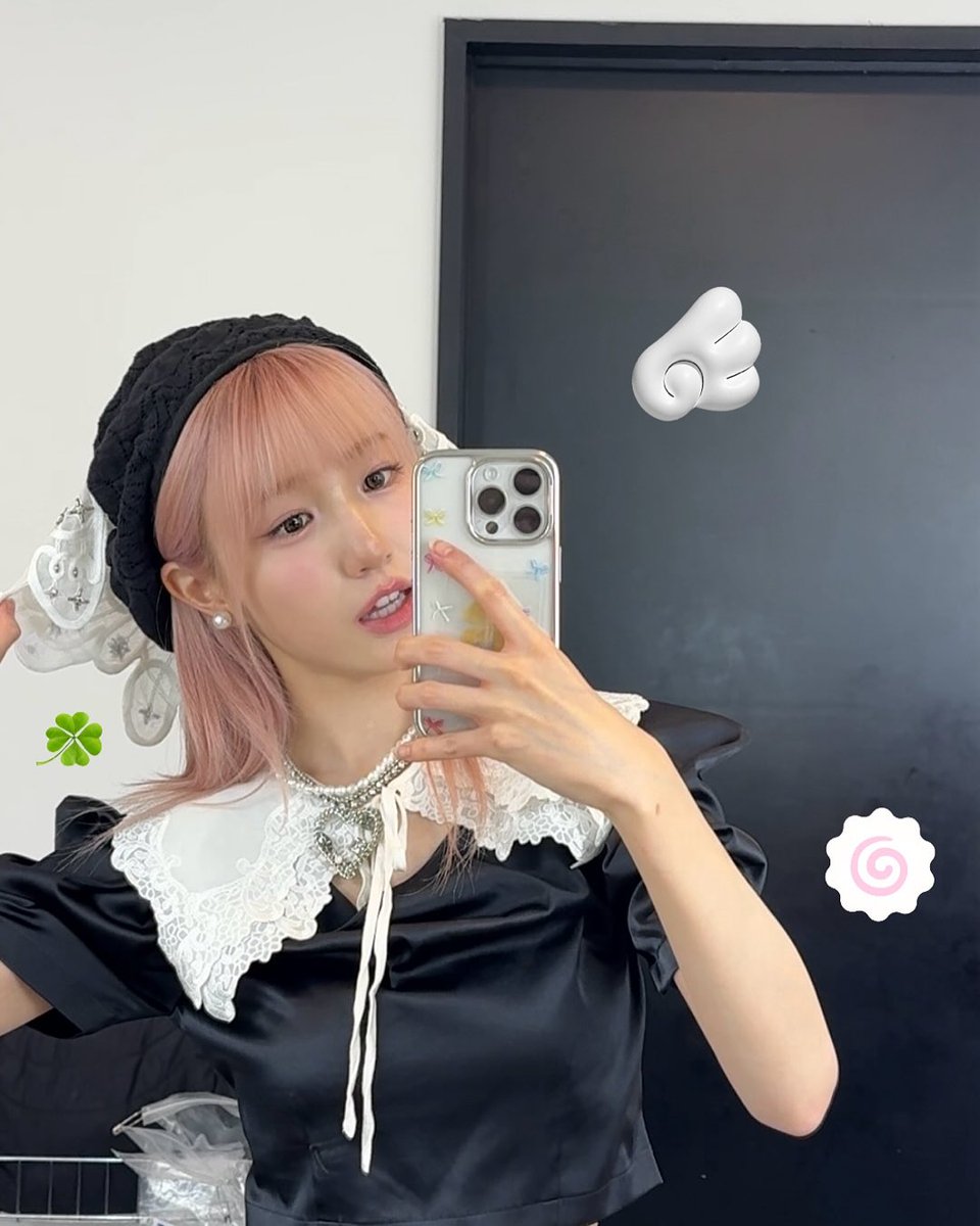 Ah, why do they suddenly post photos from last year?
I kinda miss long-haired pink Hiichan