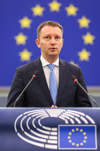 Siegfried Muresan ๐ท๐ด๐ช๐บ (@smuresan) on Twitter photo The next #EUBudget must offer predictability.
Farmers, students, SMEs, researchers need to know what funds are available, under what conditions, and for what priorities.
#EPlenary <a href="/EU_Commission/">European Commission</a>ย <a href="/Europarl_EN/">European Parliament</a> The next #EUBudget must offer predictability.
Farmers, students, SMEs, researchers need to know what funds are available, under what conditions, and for what priorities.
#EPlenary <a href="/EU_Commission/">European Commission</a>ย <a href="/Europarl_EN/">European Parliament</a>