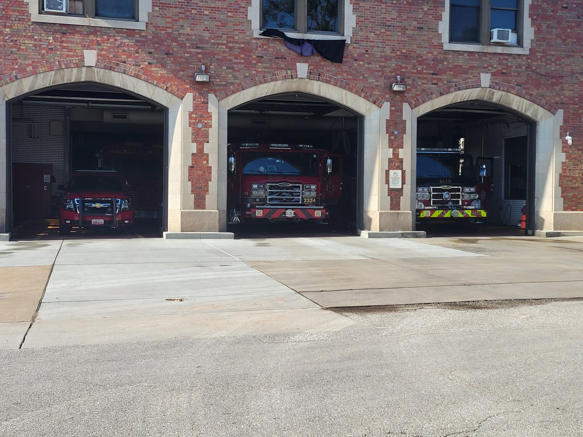 quietdwight's tweet photo. As a lifelong citizen of the City of St Louis, I would like to thank them .embers and officers of the many surrounding fire departments and districts for making sure we are safe while the @STLFireDept goes through another funeral for one of their own. https://t.co/oiT3LJo7tu