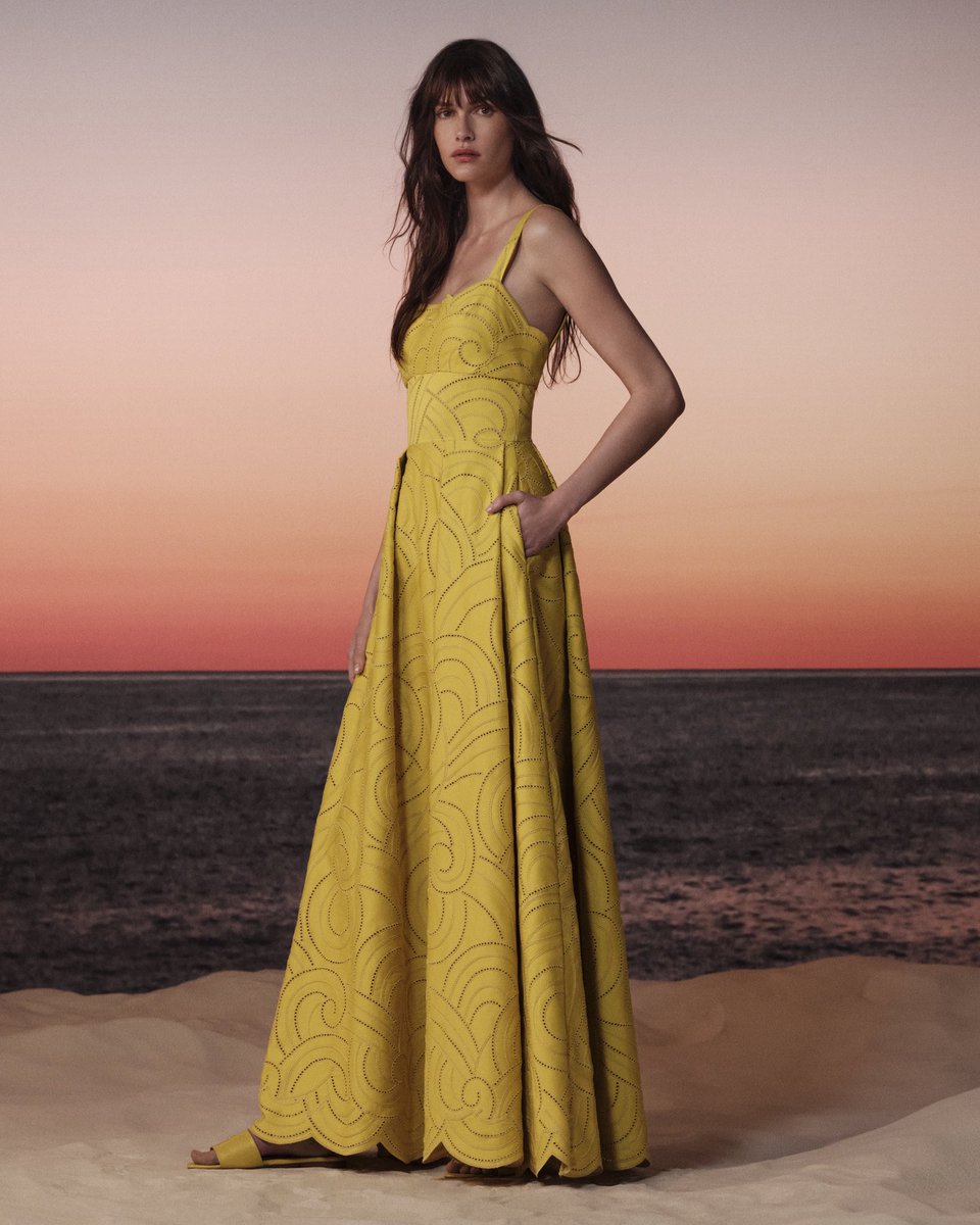 BambalinaEntre's tweet photo. #ELIESAAB
#SUMMERESCAPADE https://t.co/UGWIYzIy0A