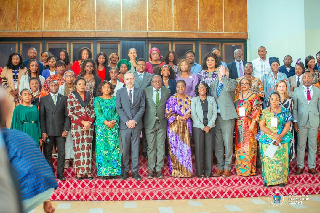 France en R.D.Congo 🇨🇵🇪🇺 (@ambafrancerdc) on Twitter photo Retour en images sur la participation de l’Ambassadeur de France en RDC, M. <a href="/RemiMarechaux/">Rémi Maréchaux</a>, à la deuxième séance du cadre de concertation parlementaire sur le genre, les droits des femmes et des filles.
Pour en savoir davantage, cliquez ici 👉🏼: bit.ly/3IbMisO Retour en images sur la participation de l’Ambassadeur de France en RDC, M. <a href="/RemiMarechaux/">Rémi Maréchaux</a>, à la deuxième séance du cadre de concertation parlementaire sur le genre, les droits des femmes et des filles.
Pour en savoir davantage, cliquez ici 👉🏼: bit.ly/3IbMisO