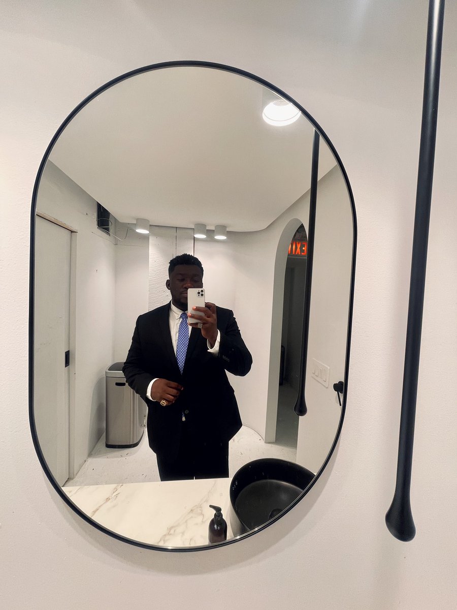 yblvckMusic's tweet photo. 👀 https://t.co/WjM70yNNum