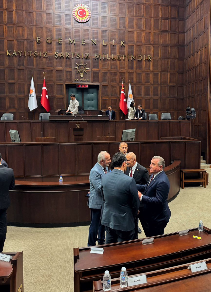 Milletvekillerimizle birlikte, ilimizde görev yapan antrenörlerimizin sorunlarını Gençlik ve Spor Bakanımız Sn. Osman Aşkın Bak’a iletme imkânı bulduk. Sayın Bakanımız, konularla yakından ilgileneceklerini ve çözüm noktasında gerekli desteği sağlayacaklarını ifade ettiler.