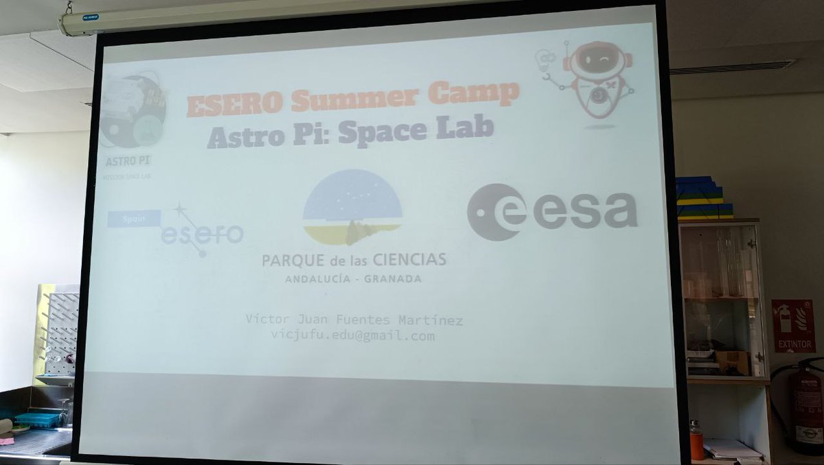 ToniHortal's tweet image. 3a sessió del taller d&apos;#AstroPi, 1a de les 4 dedicades a la Mission Space Lab, de l&apos;#ESEROSummerCamp2025 al #ParqueDeLasCiencias de #Granada. Hem conegut el kit amb els elements electrònics, hem configurat la Raspberry Pi 4 i hem fet els primers programes amb #Python amb #Thonny.