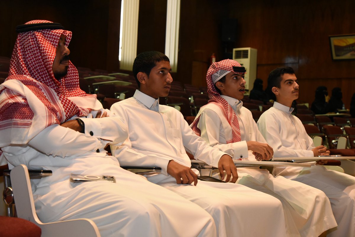 دار العلوم -الجوف (@dar_alolum) on Twitter photo #يحدث_الآن
بالتعاون مع <a href="/KSRNReserve/">هيئة تطوير محمية الملك سلمان بن عبدالعزيز الملكية</a>
برنامج إعادة التدوير
" من الفكرة إلى الاستدامة "
#مركز_عبدالرحمن_السديري_الثقافي #يحدث_الآن
بالتعاون مع <a href="/KSRNReserve/">هيئة تطوير محمية الملك سلمان بن عبدالعزيز الملكية</a>
برنامج إعادة التدوير
" من الفكرة إلى الاستدامة "
#مركز_عبدالرحمن_السديري_الثقافي