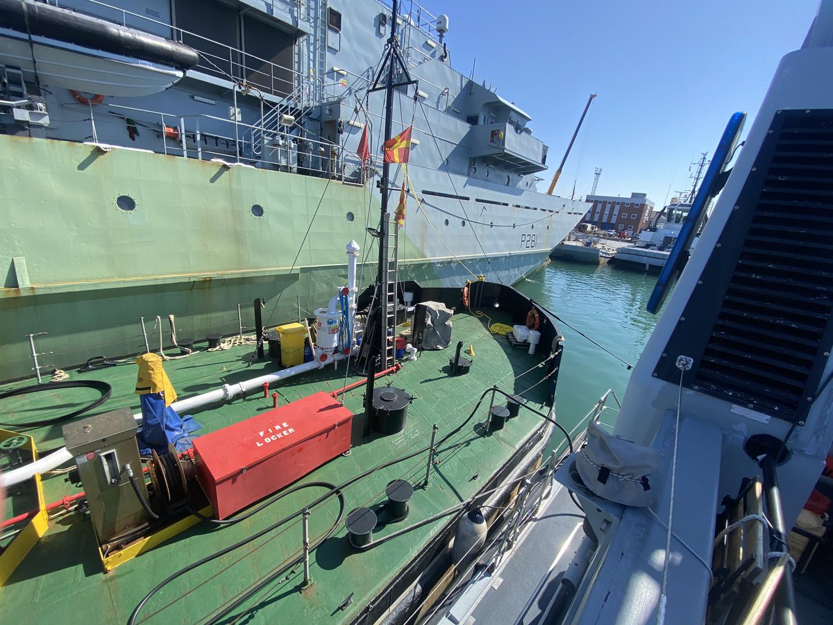 HmsDasher's tweet image. Fuelling alongside the wonderful @hms_tyne marked our return back to Portsmouth after #BALTOPS25
All topped up and ready to go for the next set of Operations coming our way.
#evertheavenger
#thehorsealwaysgallops
