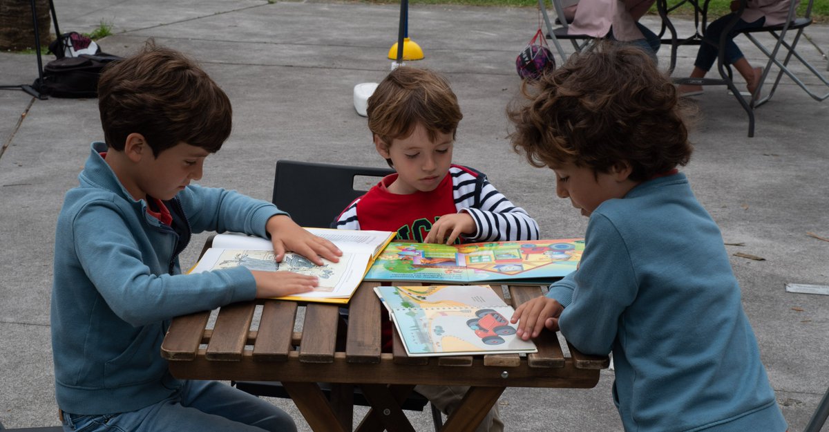 bilbaobib's tweet photo. 📚 Ezagutzen duzu "Udako Liburutegiak" programa?

📅 Ekainaren 30etik abuztuaren 8ra, liburuak, aldizkariak, egunkariak eta irakurzaletasuna sustatzeko hainbat jarduera eskaintzen ditu hiriko hainbat plazatan.

ℹ Informazio gehiago 👉 https://t.co/0kYqldJnBm https://t.co/LRDtyF8fka