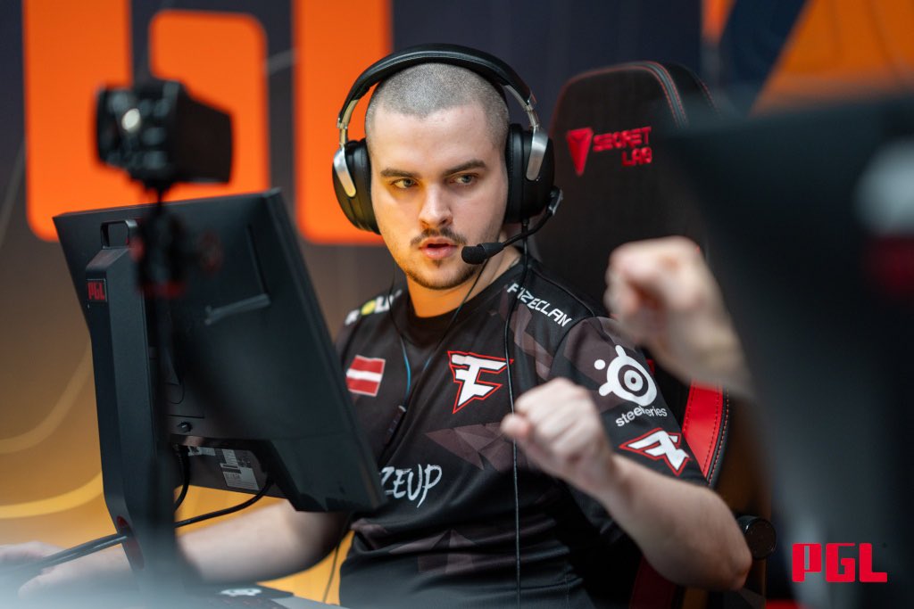 Jake Lucky tweet media