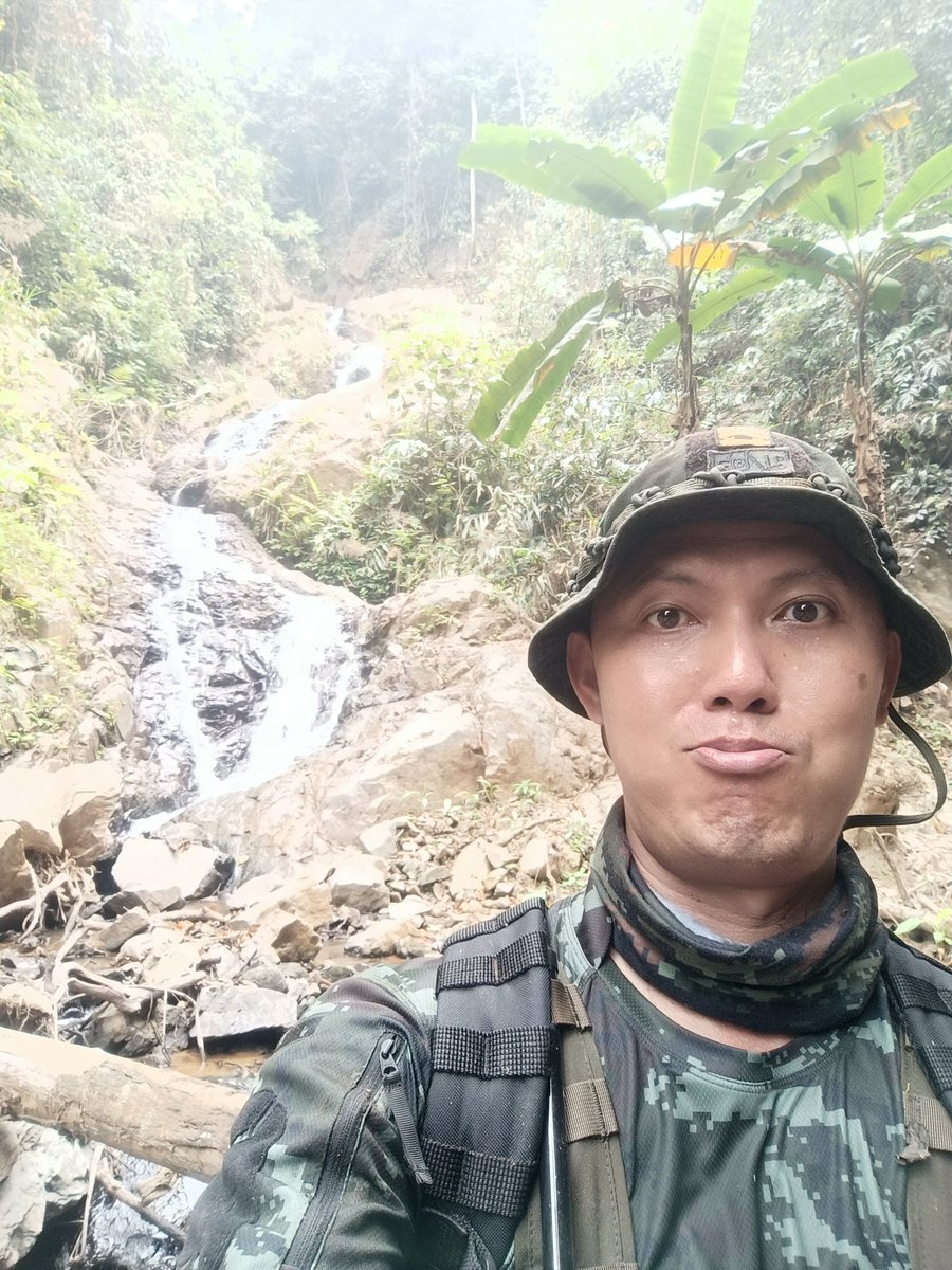 nutthai746's tweet photo. ลงมาได้ไง...😆 https://t.co/3PmxZ2jcsG