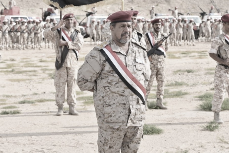 "الجفران" والمشايخ.. لعبة القط والفأر في النسخة القبلية اليمنية

إنها اللعبة القديمة المتجددة، التي طالما أتقنها كثير من مشايخ اليمن في ظل الجمهورية، ولا تزال فصولها تتكرر حتى اليوم: لعبة القط والفأر، ولكن على الطريقة القبلية.

فكلما أراد شيخ قبيلة أن يبتز الدولة أو يضغط لتحقيق