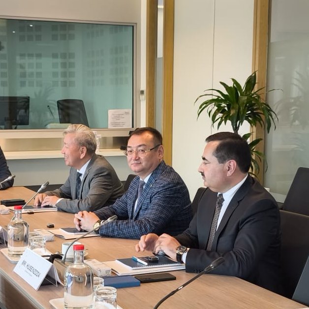 kgembassybe's tweet image. As part of expanding cooperation between the Benelux 🇧🇪🇳🇱🇱🇺 & Central Asia +🇲🇳, Amb. Aidit Erkin & fellow 🇹🇯🇹🇲🇺🇿&🇲🇳Ambassadors met with the Benelux SecGen and leadership of the Economic Union. They discussed partnership prospects and underlined recent agreements with the 🇰🇬.