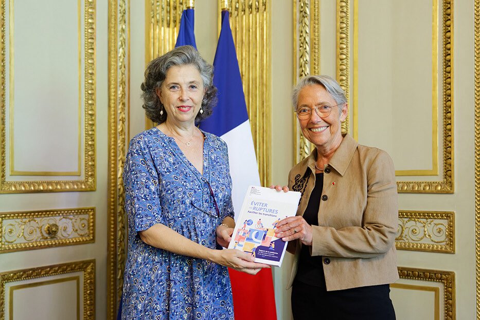 cafepedagogique's tweet image. Le rapport de la médiatrice dé l’éducation nationale @Becket6 a été remis à la ministre @Elisabeth_Borne : education.gouv.fr/rapport-2024-d…