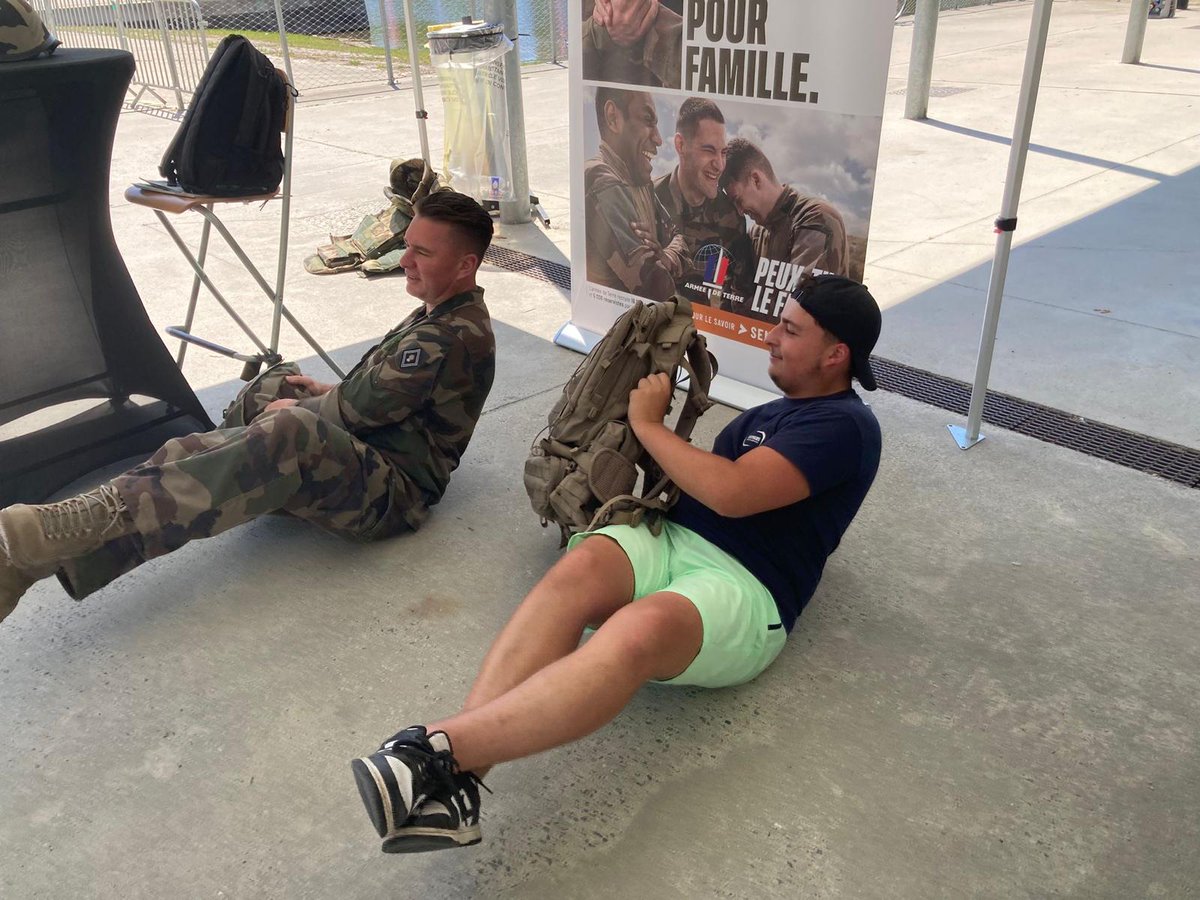 🏅 Dépassement de soi, sportivité...

🚴‍♂️Les valeurs du cyclisme sont aussi celles de l’#ArméeDeTerre !

Nos recruteurs t’attendent à Caen, dans le village des partenaires du #TourDeFrance, pour échanger sur ton avenir et répondre à tes questions !🪖

#Recrutement #TDF2025 #Caen