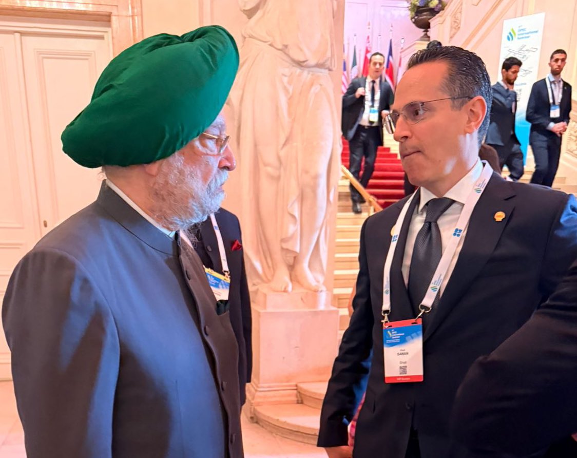 In a short meeting with Wael Sawan, CEO <a href="/Shell/">Shell</a> we discussed the collaboration opportunities that arise with India’s ambitious thrust towards more drilling and exploration of nearly 2.5 lakh sqkm area under the leadership of PM Sh <a href="/narendramodi/">Narendra Modi</a> Ji. 

India’s transition towards