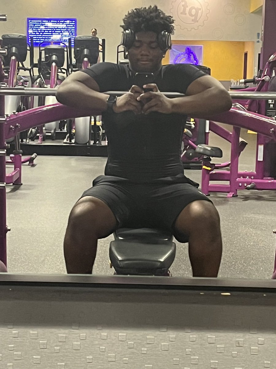 MahkaiAllen's tweet photo. Hard work pays off at the end🐶🐾 https://t.co/UELGH5QrIZ