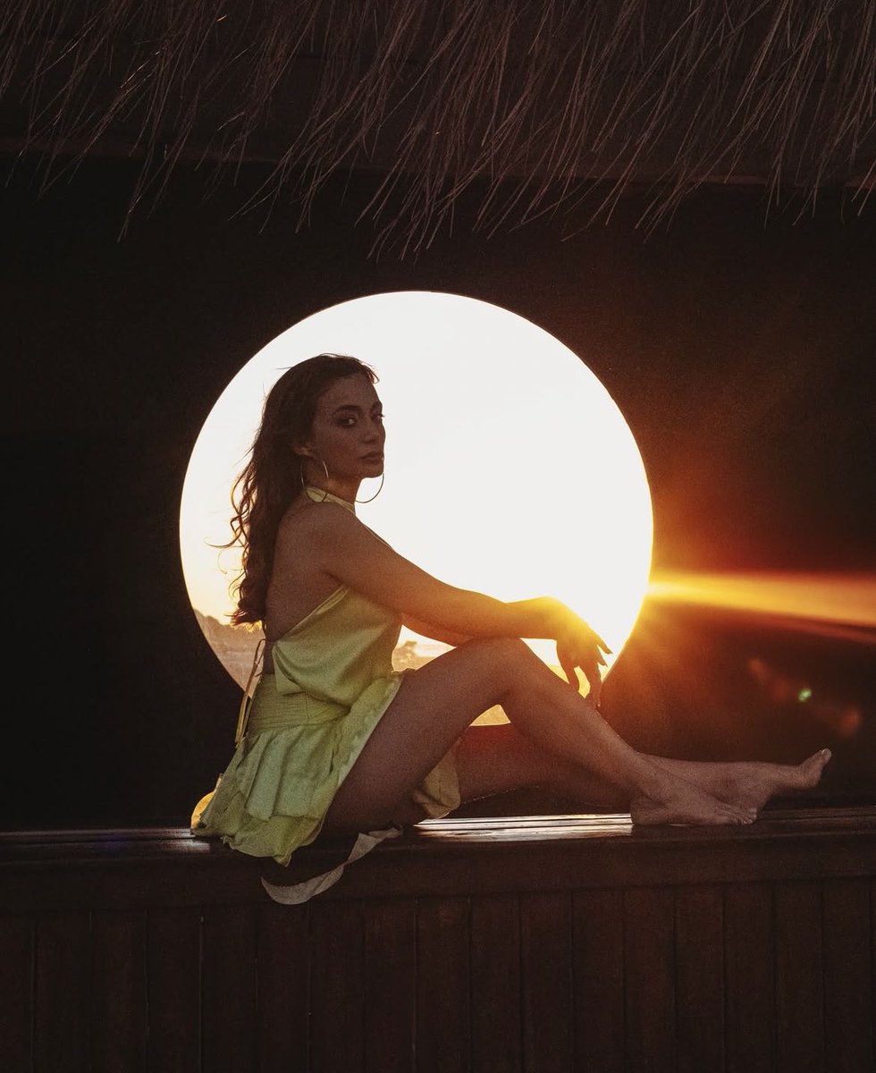 Bir çekimden daha fazlası. 
Damla Sönmez...
(BeStyle)