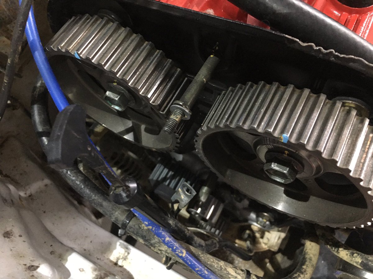 Mikchey7's tweet image. 横転しただけなのにタイベルとタイベルカバーを交換💩
#F6A #CS22S #ダートラ #monster #suzukisport #アルトワークス