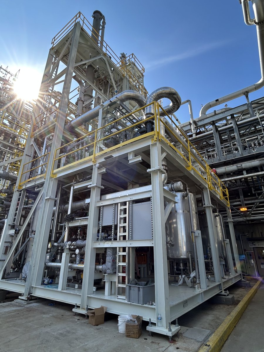 National Carbon Capture Center (@ncarboncapturec) on Twitter photo Pilot testing will soon launch at the NCCC for <a href="/kc8capture/">KC8 Capture Technologies</a>'s UNOGAS system, featuring the UNO MK3 solvent—designed to capture up to 95% of CO₂ from industrial sources. Supported by <a href="/FECMgov/">Fossil Energy and Carbon Management | DOE</a>, this novel tech is accelerating toward commercial deployment. ▶️ shorturl.at/gj3SL Pilot testing will soon launch at the NCCC for <a href="/kc8capture/">KC8 Capture Technologies</a>'s UNOGAS system, featuring the UNO MK3 solvent—designed to capture up to 95% of CO₂ from industrial sources. Supported by <a href="/FECMgov/">Fossil Energy and Carbon Management | DOE</a>, this novel tech is accelerating toward commercial deployment. ▶️ shorturl.at/gj3SL