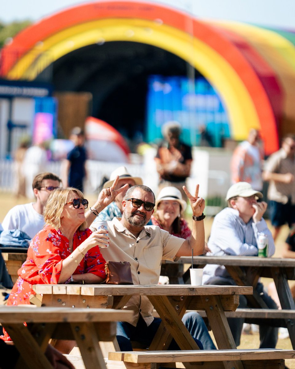 bstopenhouse's tweet image. @bstopenhouse 2025 has been an absolute dream so far and we can't wait to spend two more days with you all 💖
Make sure to come down to Hyde Park for more fun activities and free events ⭐️
For more information, visit bst-hydepark.com
#OpenHouse #BSTHydePark #Summer2025