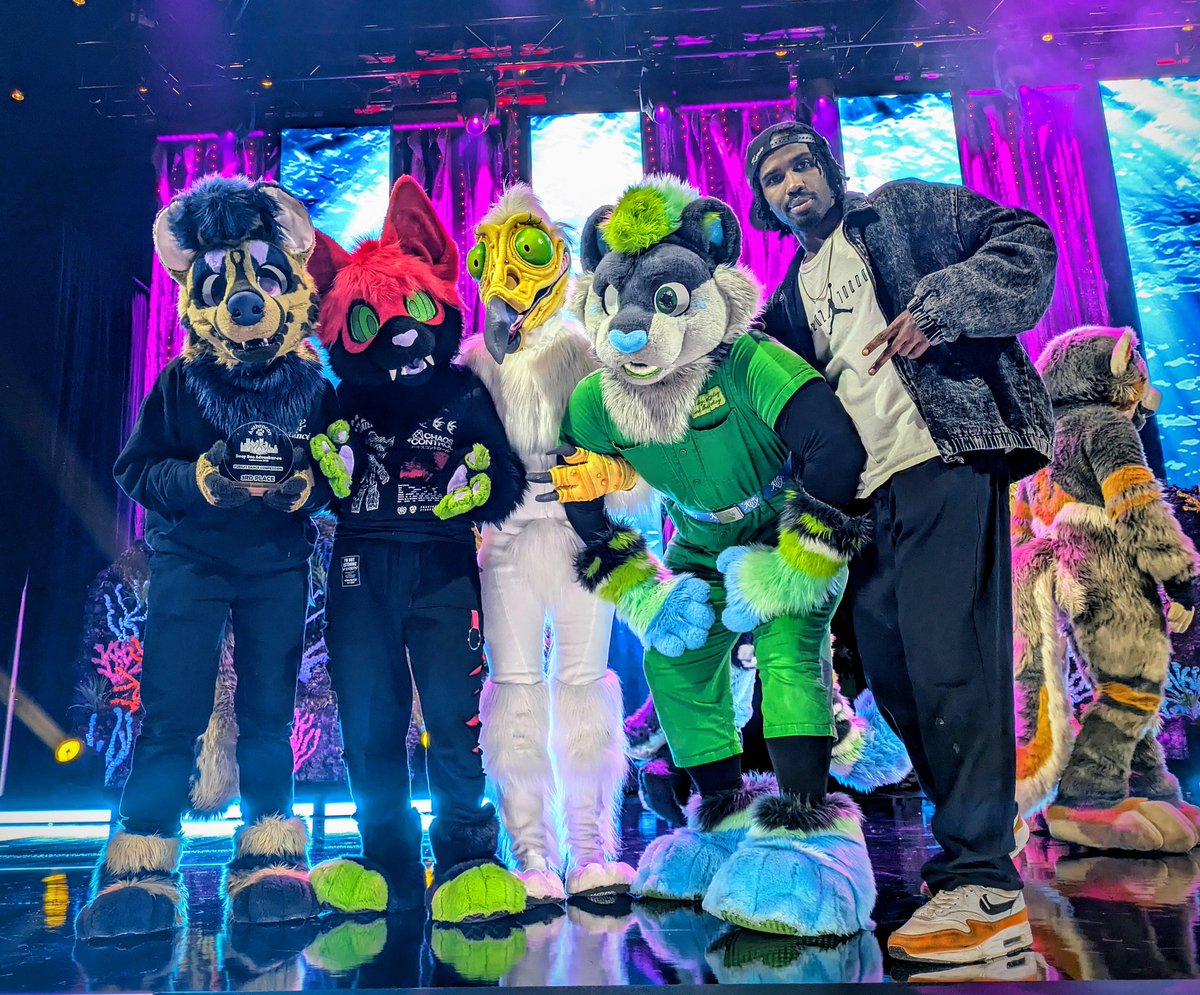 Kutie_Kyrie's tweet image. So, #Anthrocon2025 ...
Probably the quickest and busiest con I've attended 👀😅😂 but def happy I came!

-parties &amp;amp; friends 💙

-my team made it to finals at Floor Wars 👏🏾🔥

-good food 🍩🍣 

-judged my biggest stage to date ✨

-competed at Instinct 🔥

Thanks, y'all 😎✌🏾💯
