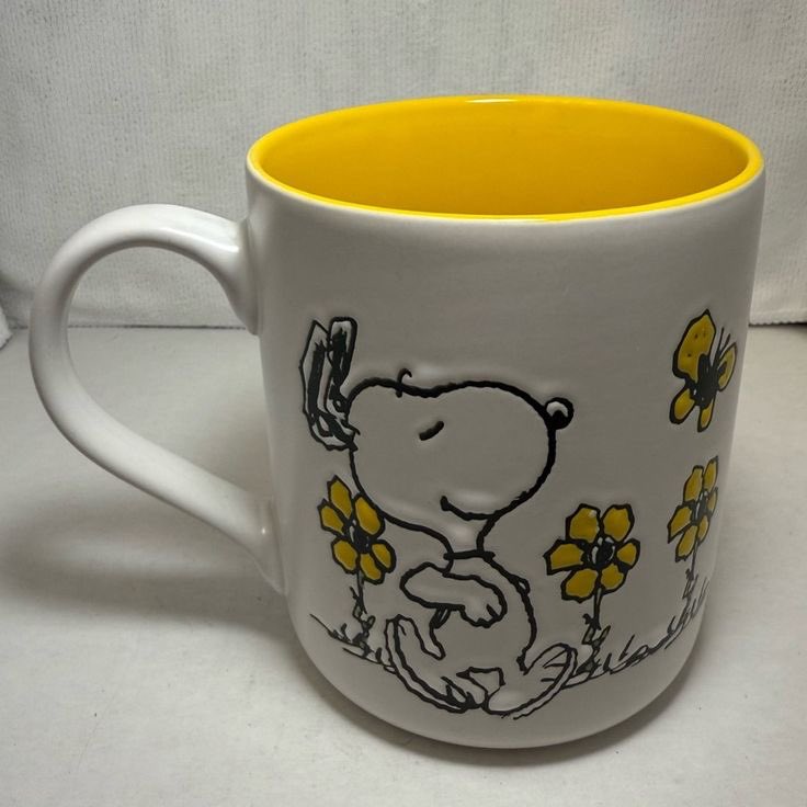 Khate_Col's tweet photo. A very Short #malaiah AU wherein Maloi just wanted to protect her limited edition Snoopy mug, but Aiah left her with SALIVA, a KISS, and a CRISIS.
#ChaoticRoommates #WalangRespetoSaMugKo #EmotionalDamage
#PoorSnoopy https://t.co/xOSHBIFDnb