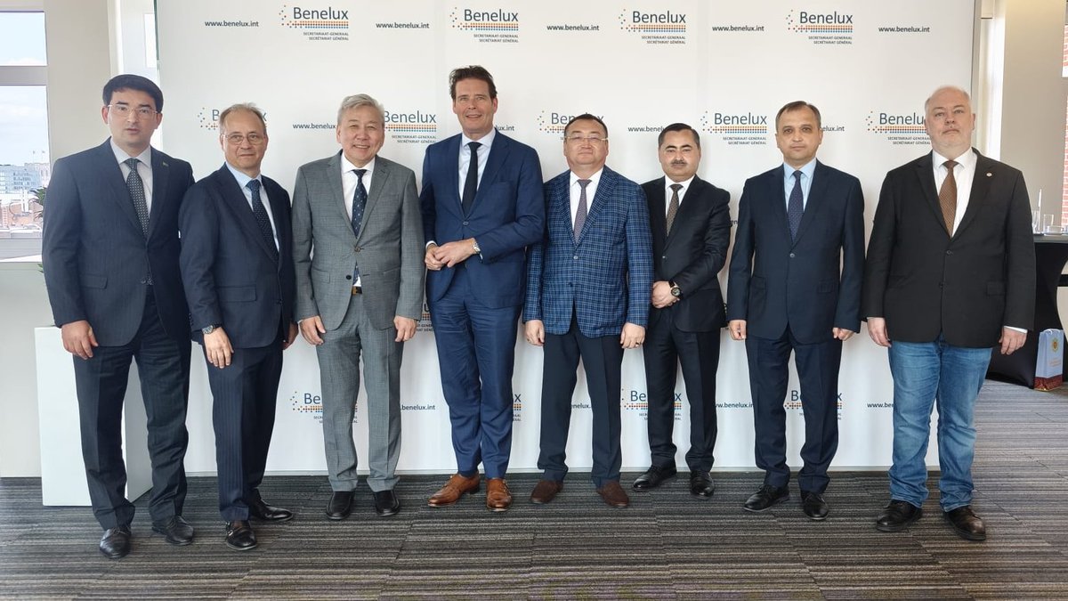 kgembassybe's tweet image. As part of expanding cooperation between the Benelux 🇧🇪🇳🇱🇱🇺 & Central Asia +🇲🇳, Amb. Aidit Erkin & fellow 🇹🇯🇹🇲🇺🇿&🇲🇳Ambassadors met with the Benelux SecGen and leadership of the Economic Union. They discussed partnership prospects and underlined recent agreements with the 🇰🇬.