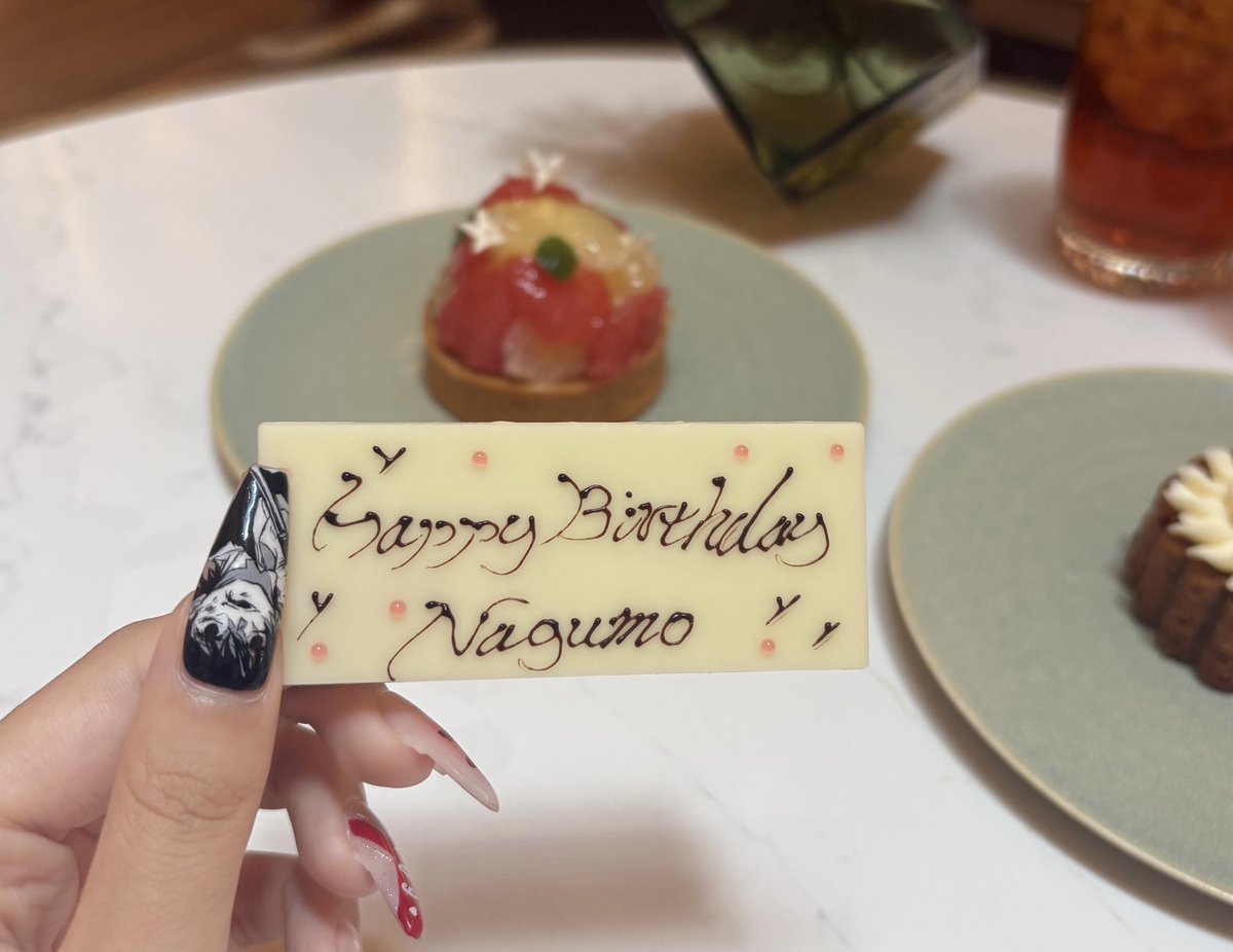 もう少しで終わりですが今年は爪もお誕生日仕様にしてお祝いしてきました𖤐 ̖́-