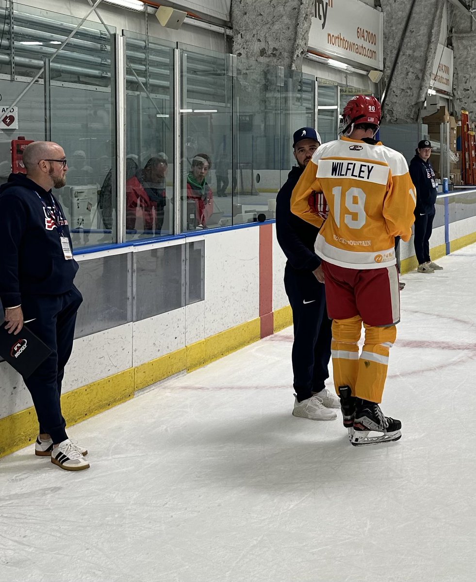 RMDPDC's tweet photo. Tough one for the boys yesterday as they started off the @usahockey Boys 17 National Festival @NorthTownCenter losing 3-1 against Massachusetts. Back at it today against the Southeastern District at 2:15p eastern. Congrats to Luke Wilfley, the RMD player of the game last night. https://t.co/pwLnZNUAwK