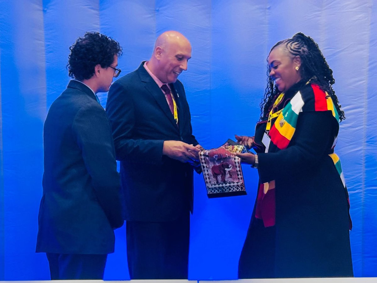 TateMavetera's tweet image. Productive bilateral meetings at #WSIS2025.We had meetings with  Algeria’s Minister. Sid Ali Zerrouki to advance ICT startup cooperation and an MOU, focusing on Techno Park development. 

With Cuba’s Minister Emesto R. Hernandez, we strengthened historical ties and  explored ICT…