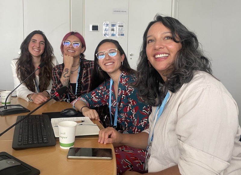DW Akademie América Latina (@dw_akademie_es) on Twitter photo 🎯 ¡Termina el <a href="/DW_GMF/">DW Global Media Forum</a>! Un año más, nos vamos con mucha riqueza de aprendizajes e intercambios
👏🏾 Celebramos, entre otros, la activa presencia de representantes de <a href="/MuyWasoFund/">Fundación Muy Waso</a> <a href="/alharaca_sv/">Alharaca</a> y <a href="/MutanteOrg/">MutanteOrg</a> en el panel "Cuando prevalece la violencia: ¿podemos cambiar la historia?" 🎯 ¡Termina el <a href="/DW_GMF/">DW Global Media Forum</a>! Un año más, nos vamos con mucha riqueza de aprendizajes e intercambios
👏🏾 Celebramos, entre otros, la activa presencia de representantes de <a href="/MuyWasoFund/">Fundación Muy Waso</a> <a href="/alharaca_sv/">Alharaca</a> y <a href="/MutanteOrg/">MutanteOrg</a> en el panel "Cuando prevalece la violencia: ¿podemos cambiar la historia?"