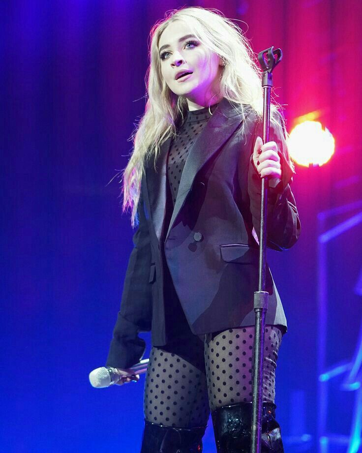 Sabrina carptener
#sabrinacarptener