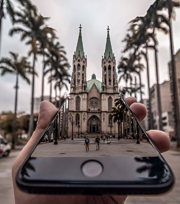 Un smartphone no es "smart" sin las apps adecuadas.

Aquí tienes 13 aplicaciones con IA que deberías tener instaladas: