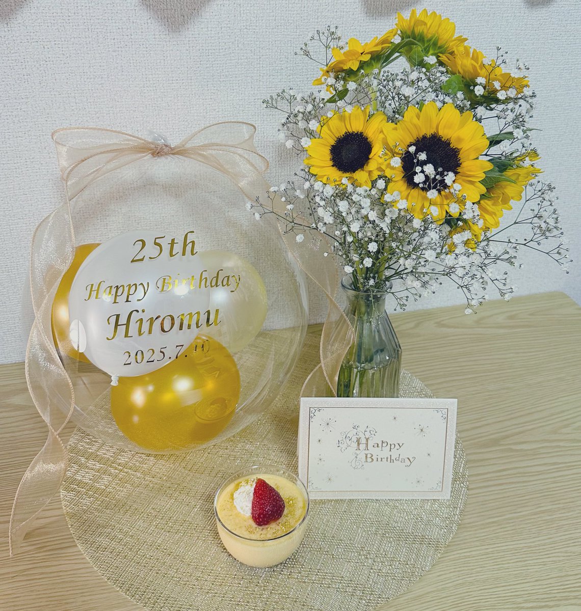 大夢くん、25歳のお誕生日おめでとう🎂

美しい姿も、言葉では表せないくらい素敵な人柄も、聴く人に寄り添う歌声も、全部全部が大好きです。

出会えて本当に良かったです。素敵な一年になりますように。この先大夢くんの夢がたくさん叶いますように。

#本多大夢誕生祭2025
#今日の主役は本多大夢