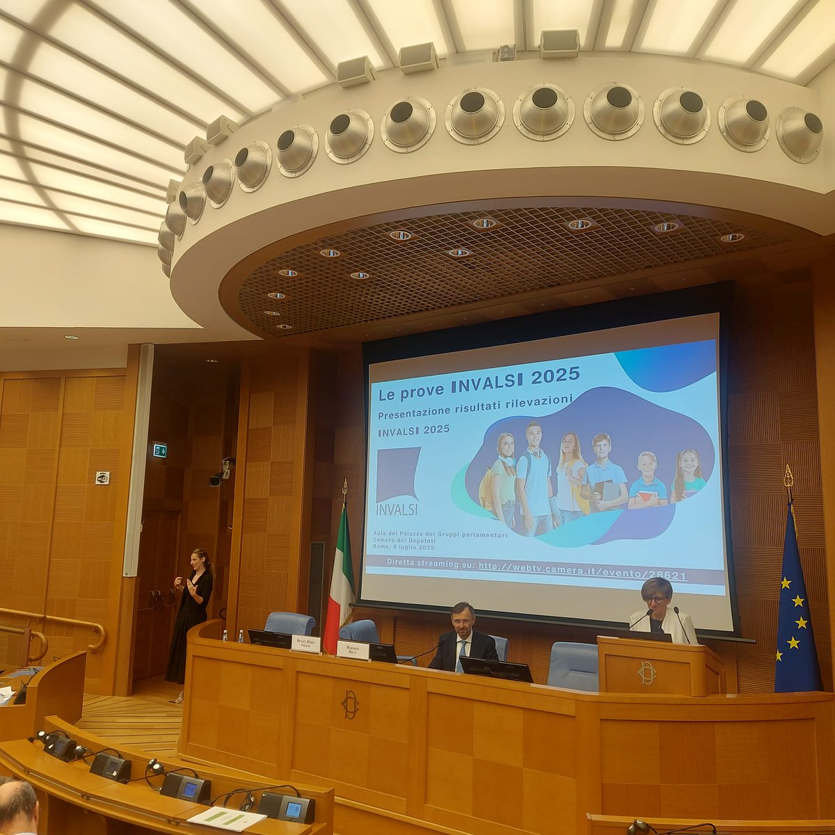 Le conclusioni della Vice presidente #INVALSI R. M. Viganò: "Una delle lezioni più importanti che emergono dal Rapporto #INVALSI2025 quest'anno è una evidente complessità della nostra scuola. I dati di quest’anno ci forniscono la chiave per entrare in questa complessità"
