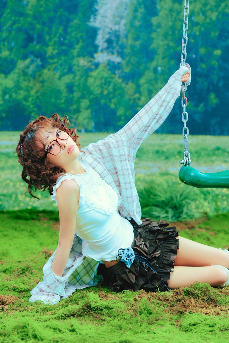 YENA(최예나) 
4TH MINI ALBUM <Blooming Wings> 

CONCEPT PHOTO #3
"내 손엔 늘 우산이 2개였다는 걸
너는 모를 테지만 말이야."

Release on
💿 2025.07.29 I 6PM I (KST) 

#최예나 #예나 #YENA
#Blooming_Wings