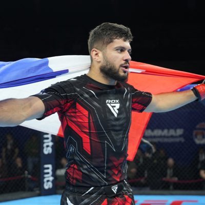 🥋 Kalim Mastouri🇫🇷 (MW)– 12-1 en amateur
🇫🇷 Champion de France
🌍 Champion d’Europe IMMAF
🧠 Ceinture noire de JJB, gros bagage au sol, contrôle, transitions, soumissions… tout y est.

Le  grapplers le plus complets de la scène amateur 🔥
À surveiller de très près 👀