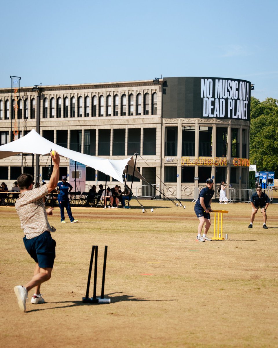 bstopenhouse's tweet image. @bstopenhouse 2025 has been an absolute dream so far and we can't wait to spend two more days with you all 💖
Make sure to come down to Hyde Park for more fun activities and free events ⭐️
For more information, visit bst-hydepark.com
#OpenHouse #BSTHydePark #Summer2025