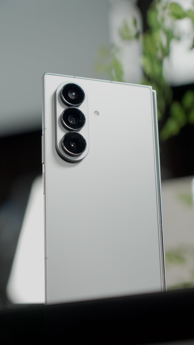 imparkerburton's tweet image. Samsung just launched the thinnest phone I've ever held! If you plan on pre-ordering it, this link directly support me, so I'd highly appreciate it!
howl.link/n6jvmj8mkxk6c