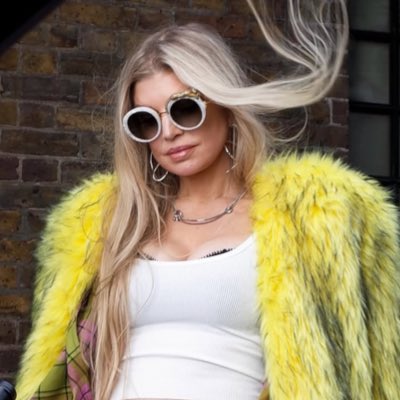 PostingFergie's tweet photo. #NuevaFotoDePerfil https://t.co/PjX9CvNkTF