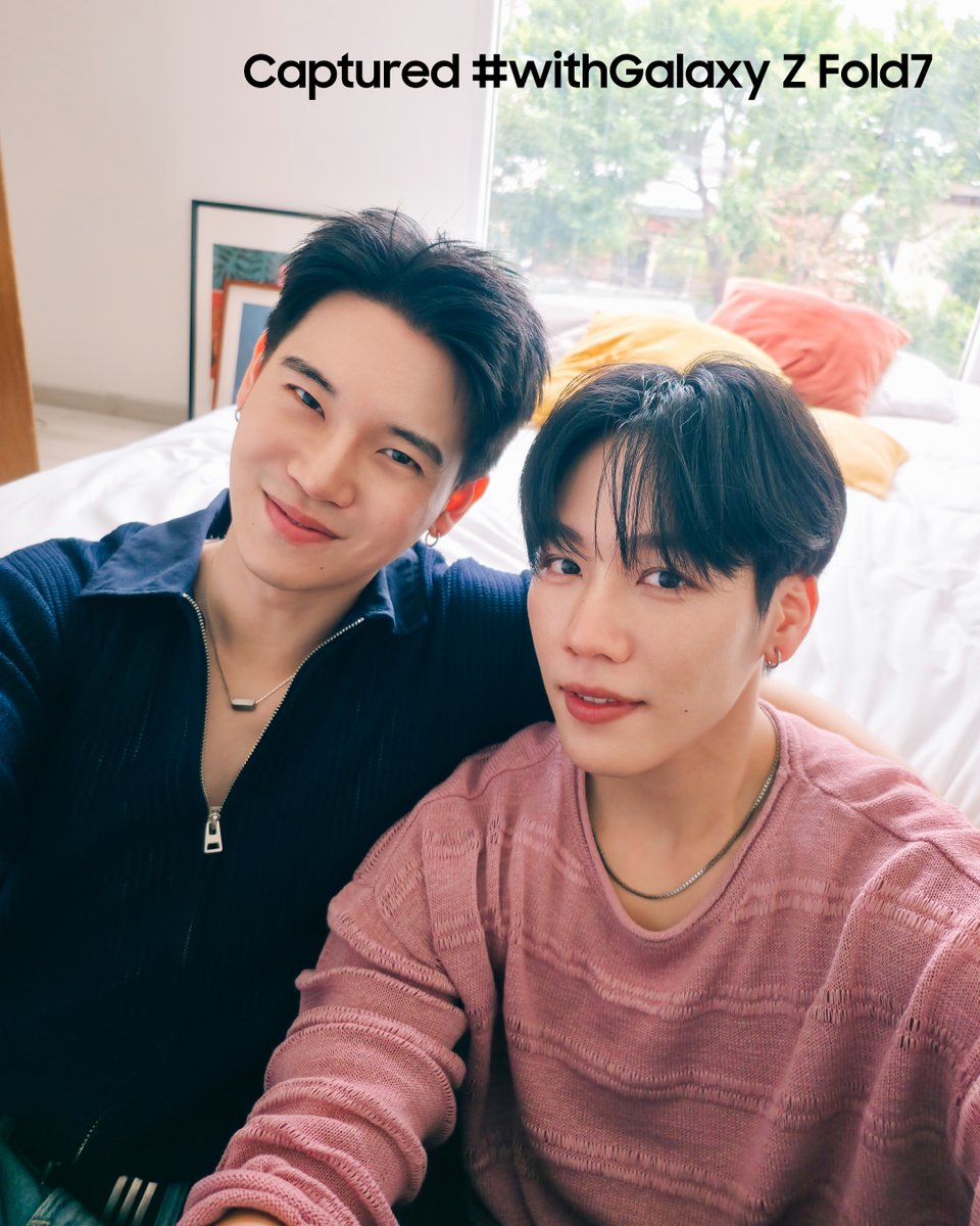 SamsungThailand's tweet photo. ซูมดูแล้วชัดเลย… ภาพชัด! Galaxy Z Fold 7 มาพร้อมกล้อง 200 MP เก็บหมดทุกรายละเอียด ซูมไปดูหยิ่นวอร์ @yinyin_anw @warwanarat ตรงไหนก็ชัด 🤭 
ตามไปซูมต่อกันได้ที่ Instagram : samsungthailand เร็ว ๆ นี้

#withGalaxy #GalaxyZFold7 #GalaxyxYinWar #GalaxyUnpacked📷 #Samsung https://t.co/cL27pW6xgs