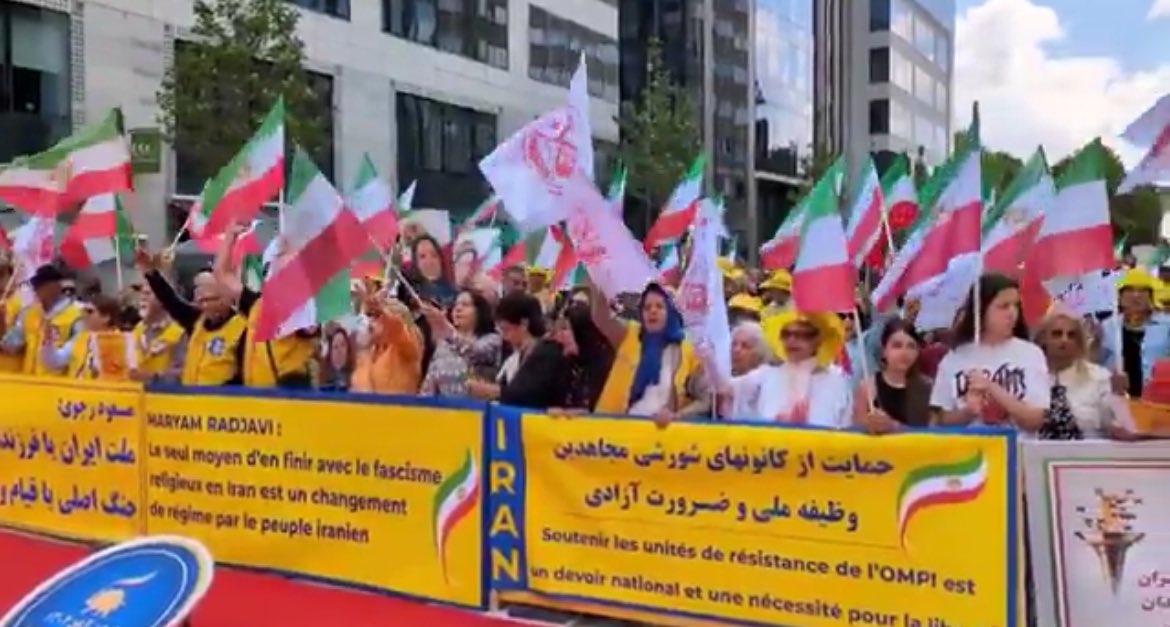 #Brussels - July 9, 2025 Iranians gathered in front of the European Commission to express their support for #IranThirdOption which will lead to a democratic and secular Iran.
