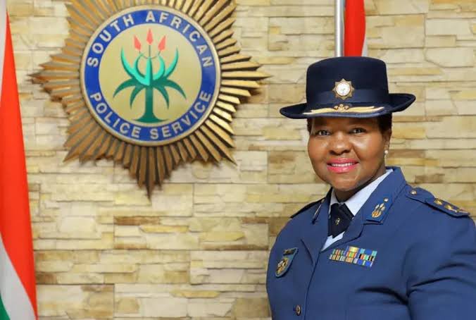 joy_zelda's tweet photo. Eastern Cape SAPS Commissioner Nomthetheleli Mene is the most useless ever 

Retweet if you agree https://t.co/OKHxUOySgA