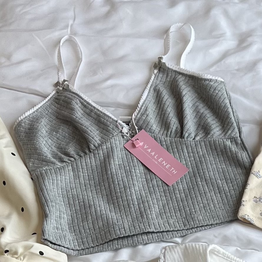 useddreamstuff_'s tweet photo. avaaleneth new kaaa
size s อก-32 💌190.- 
 
*เค้าลืมถ่ายรูปแยกค่า ขอดูเพิ่มเติมได้ค่ะ https://t.co/xqFWxOBscW