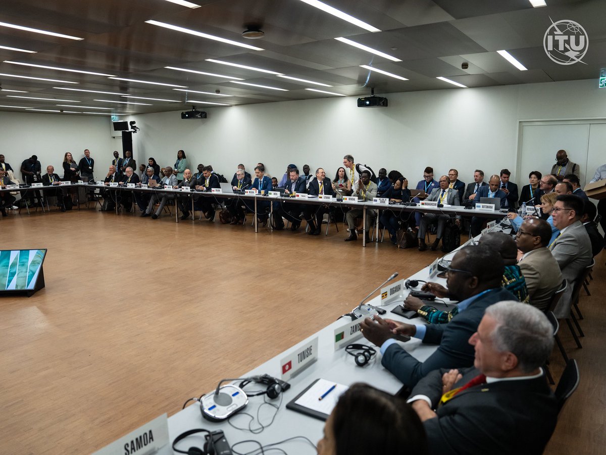 WSIS+20 High-Level Event 2025 kapsamında 40'ı aşkın ülkenin bilgi ve iletişim teknolojileri alanındaki düzenleyici kurumlarının başkanlarını bir araya getiren "Regulators Raundtable" oturumuna katıldık.

Bilgi ve iletişim teknolojilerinin çevre, finans, sağlık, eğitim gibi