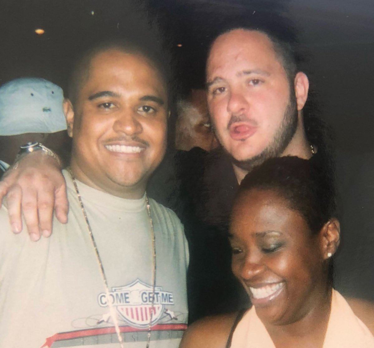 J-Mill, Irv Gotti &amp; Carla, 6/04. Irv helped reshape the sound of the early 2000s &amp; proved that #HipHop execs could be as impactful as the artists themselves. 

Get ready 4 the J-Mill Rare &amp; Rescued FineArt.HipHop auction: fineart.hiphop/viewpromotion/4

#HipHopHistory #Auction
