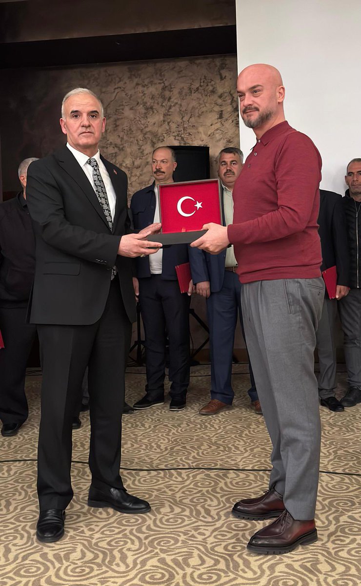 DHMİ Genel Müdürümüz <a href="/ecakmakdhmi/">Enes Çakmak</a> beyefendiye Özel güvenlik personellerinin Özlük haklarında yapmış olduğunuz iyileştirmeden dolayı teşekkür ederiz.

#DHMİÇALIŞIYOR