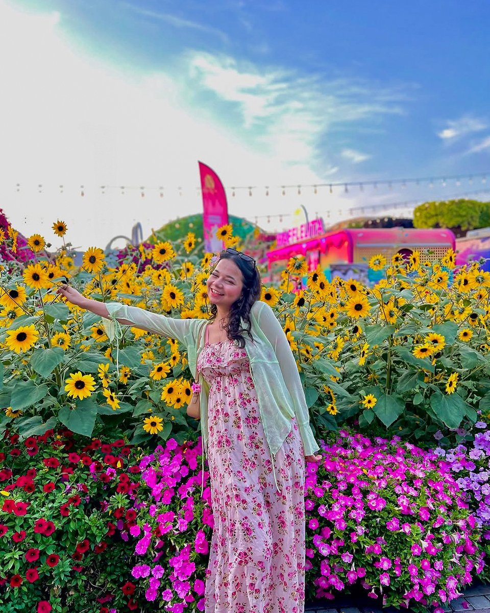 Dubai Miracle Garden tweet media