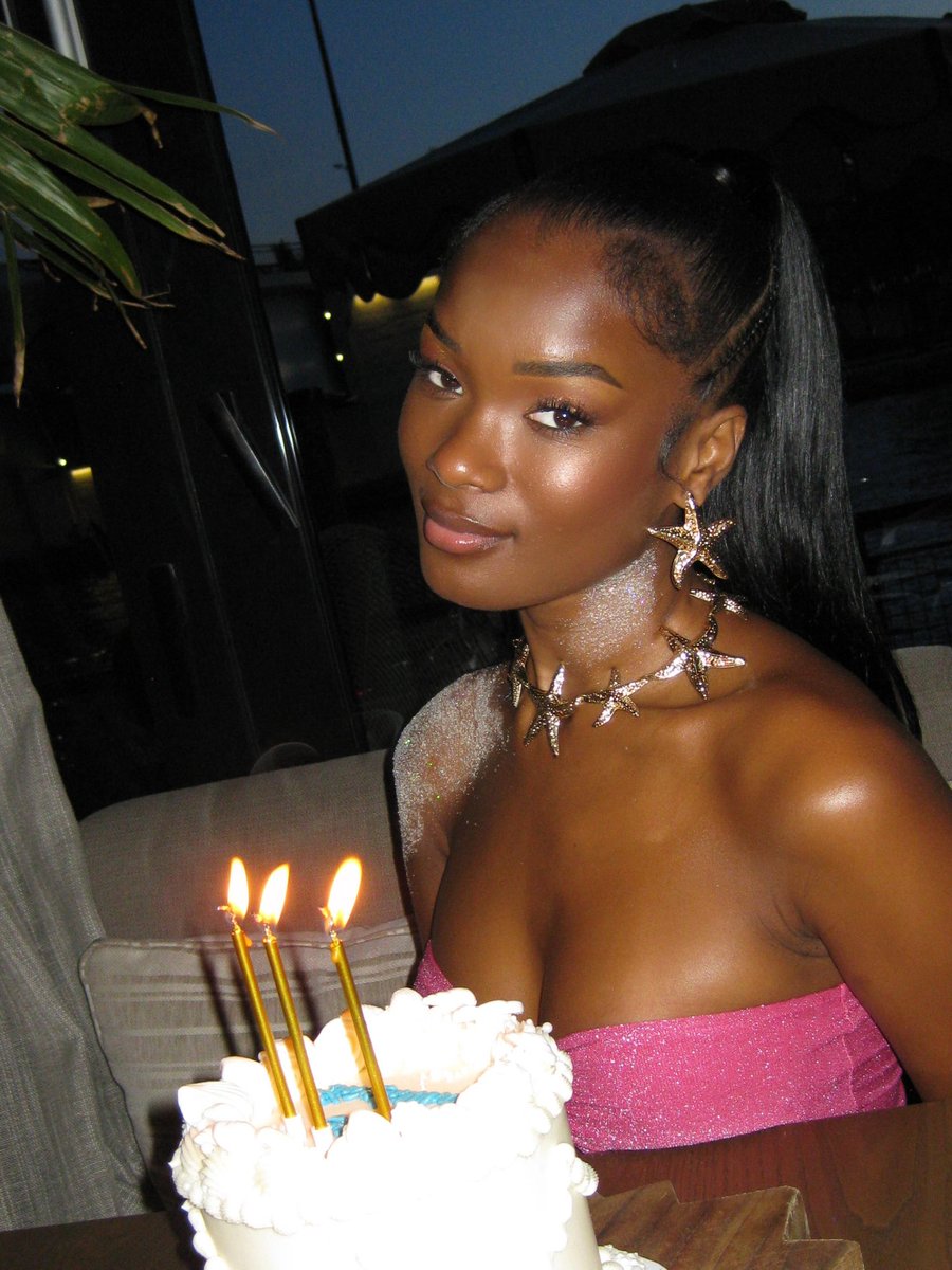 Chyna Godiva 🍒 tweet media