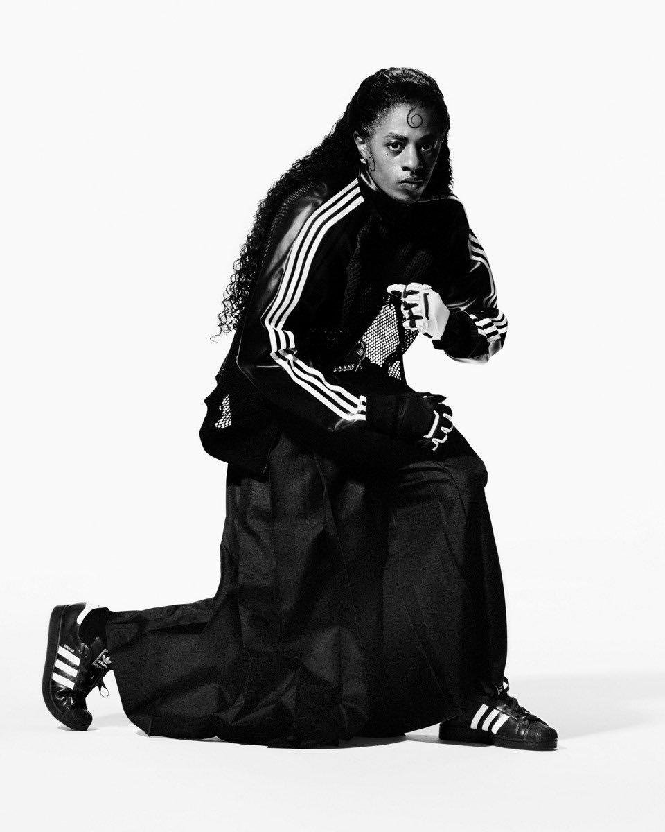 adidasoriginals's tweet image. Rules? Broke them. Icon? Always. @TeezoTouchdown 🔥 #adidasSuperstar
Explore more: adidas.com/go/campaign/or…