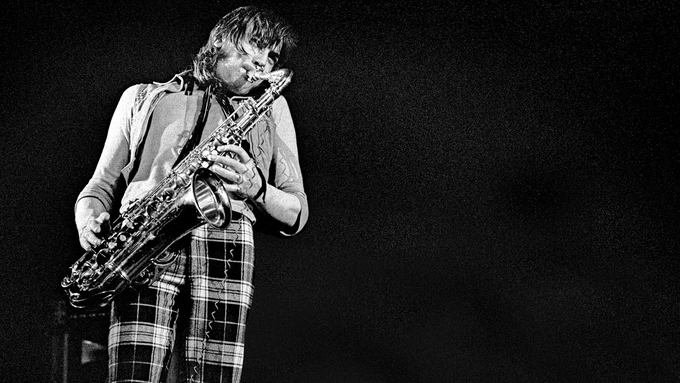 "Incluso si dejas de escribir durante tres meses, obviamente estás haciendo algo que saldrá a la luz más tarde".
Chris Wood.
Siempre en nuestra banda.
Miembro fundador, junto a Steve Winwood, Jim Capaldi y Dave Maso, de "Traffic".
#Efemeride #ChrisWood
youtube.com/watch?v=B9iZlw…